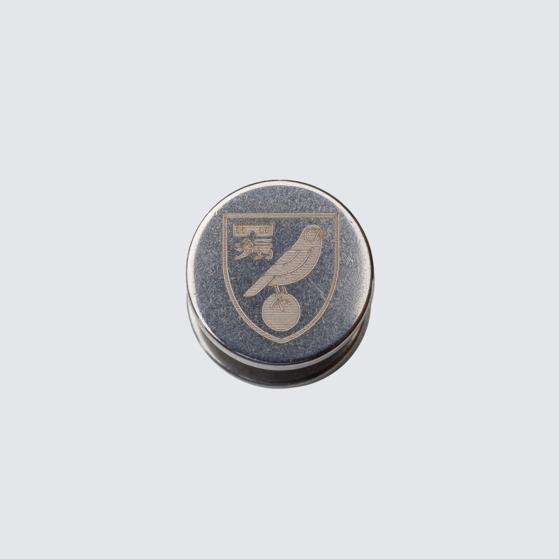 Round Crest Stud Earring Single